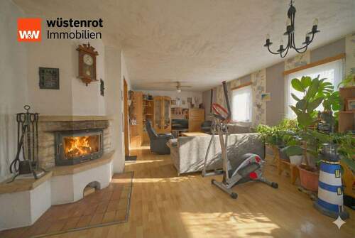 Wohnzimmer Kamin - 4 Zimmer Einfamilienhaus in Nauen