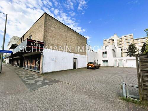 seitl. Ansicht Geschäftshaus zur Gökerstraße - 