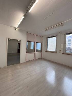 Lagerbereich - 2 Zimmer Büro in Gera