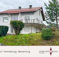Charmantes Zweifamilienhaus 190 m² Wohnfläche. Aussichtslage. Garage - Bühlertal