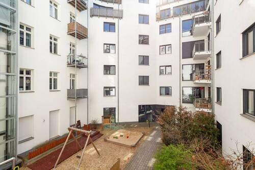 Innenhof/Spielplatz - 