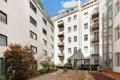 Innenhof/Spielplatz - 
