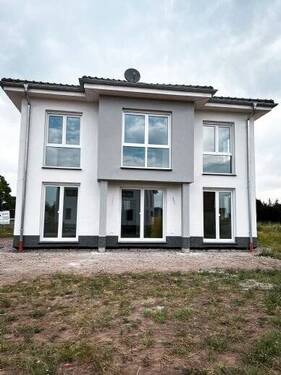 Bild 26 - Reserviert! Dieses Haus steht bereit zum Einzug....