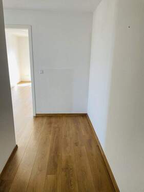 Bild 3 - 3 Zimmer Etagenwohnung in Neuenburg