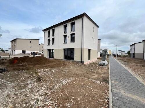 Gartenseite WEG 2 Werner-von-Siemensstraße - 5 Zimmer Doppelhaushälfte in Biblis