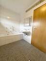 Badezimmer (1. OG) - 
