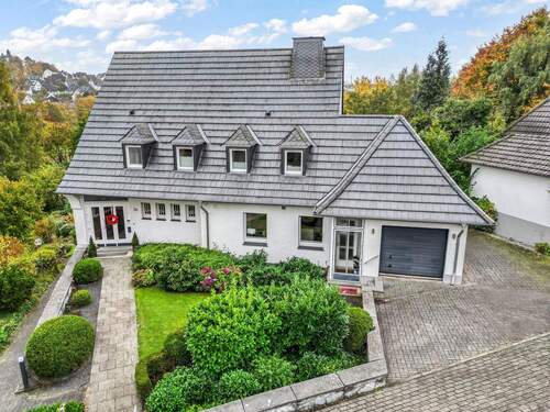 Hausansicht - 1 Zimmer Einfamilienhaus zum Kaufen in Warstein