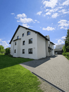 Haus - Lichtdurchflutete 3-Zimmer Etagenwohnung in Salem mit idyllischem Balkonblick und Carpot