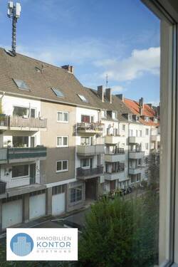 Blick in den Hinterhof - 1 Zimmer Mehrfamilienhaus, Wohnhaus in Dortmund