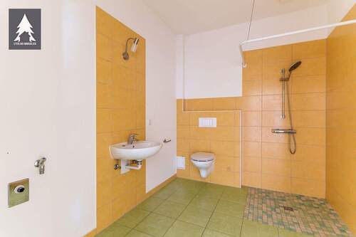 Bad mit Dusche EG - 