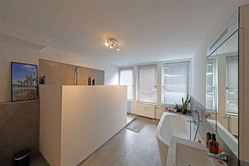 Bad - 3 Zimmer Etagenwohnung in Düsseldorf