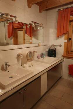 Bad mit Waschtisch.JPG - 