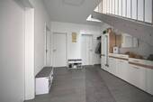 Flur EG - 6 Zimmer Einfamilienhaus in Neustadt