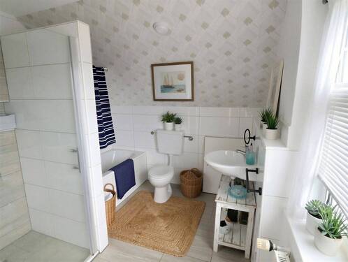 Badezimmer - (KI generiert) - 