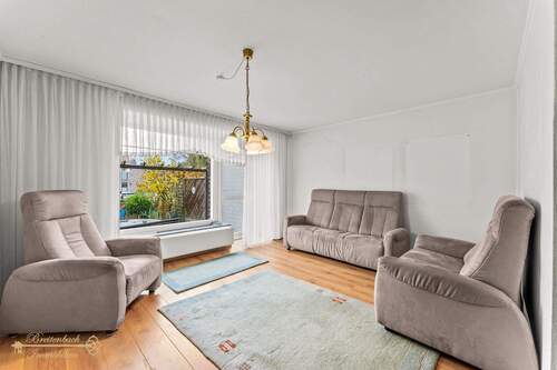 Wohnzimmer - Reihenmittelhaus mit 98,30 m² in Delmenhorst zum Kaufen