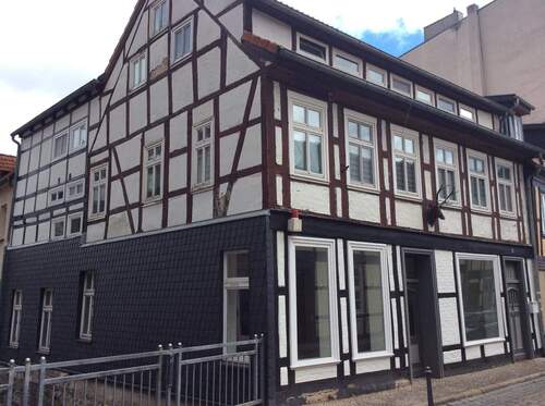 Bild 2 - 7 Zimmer Etagenwohnung zum Kaufen in Salzwedel