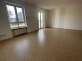 Blick Richtung Balkon - 3 Zimmer Etagenwohnung zur Miete in Buchloe