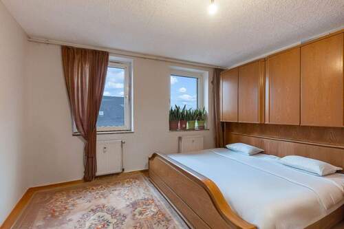 Schlafzimmer 3.OG - 1 Zimmer Mehrfamilienhaus, Wohnhaus zum Kaufen in Essen