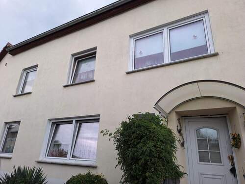 Gebäudeansicht vom Hof - 4 Zimmer Doppelhaushälfte zum Kaufen in Zeitz