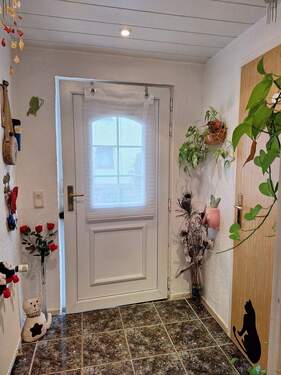 Hauseingang - 4 Zimmer Doppelhaushälfte in Zeitz