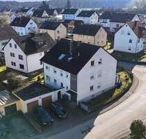 Stilvolle 4-Zimmer-Wohnung mit Einbauküche und Garage in Roth-Rothaurach