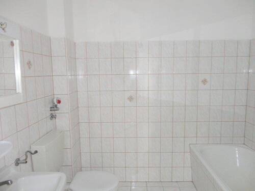 Bad - Etagenwohnung mit 55,00 m&sup2; in Waldkraiburg zum Kaufen