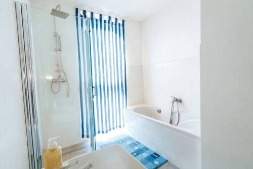 Bad - 4 Zimmer Etagenwohnung zum Kaufen in Berlin