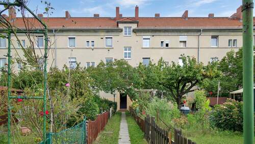Rückansicht - 2-Zimmer-Wohnung mit guter Raumaufteilung + Eigener Garten