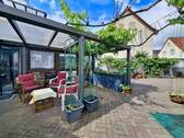 Terrasse und Stellplatz - 