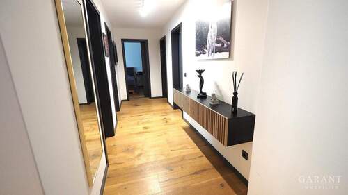 Flur - Etagenwohnung mit 154,00 m² in Kempten zum Kaufen