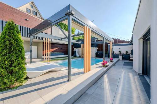 Perfekt für den Sommer - 8 Zimmer Einfamilienhaus in Stuttgart