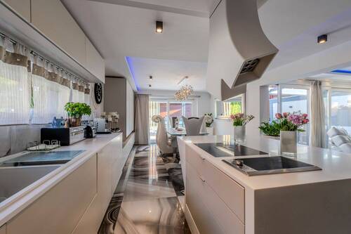 Exklusiv ausgestattet - 