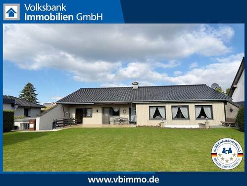 2Startbild vbimmo.de - Wohnhaus mit großem Grundstück und 2 Garagen mit schönem Feldblick