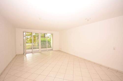 Wohnzimmer - 4 Zimmer Etagenwohnung zum Kaufen in Erftstadt