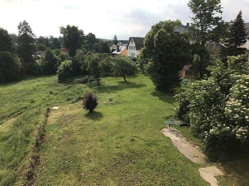 großes Grundstück - 2 Zimmer Mehrfamilienhaus, Wohnhaus in Lengefeld