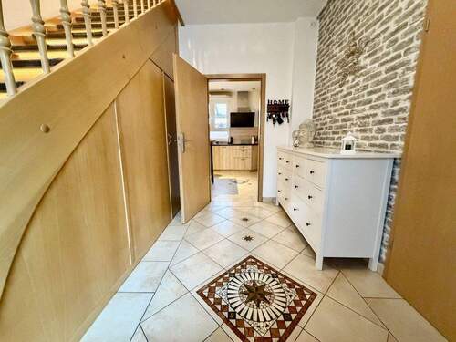 Flur Erdgeschoss - 8 Zimmer Einfamilienhaus in Heide