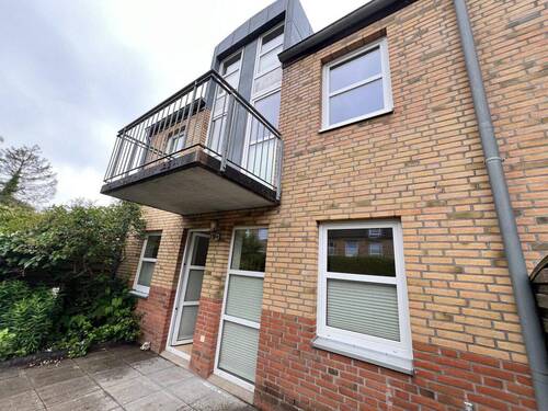 Ansicht Terrasse mit Balkon - 