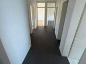 Flur (1) - 4 Zimmer Etagenwohnung zum Kaufen in Buckenhof
