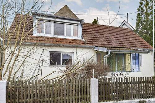 Außenansicht - Visionäre aufgepasst: Charmantes Häuschen zum Kernsanieren oder neuaufbauen!