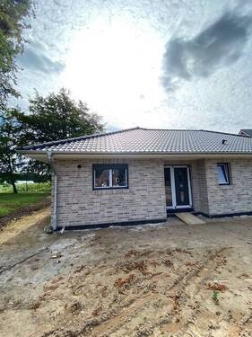 Ansicht vorne.jpg - 4 Zimmer Bungalow in Schönberg (Holstein)