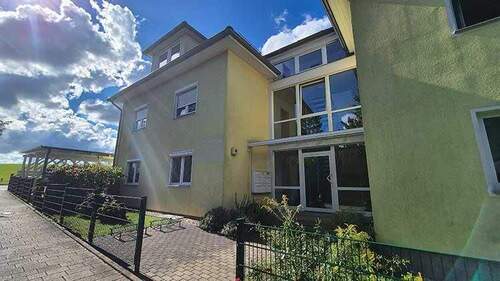 Hauseingangsbereich - 3 Zimmer Etagenwohnung zur Miete in Radeberg
