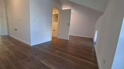 Wohn- und Schlafzimmer - 1 Zimmer Etagenwohnung in Holzkirchen