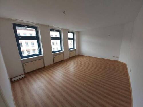 Angebot 12174 Wohnzimmer - 3-Zi.-Whg. mit Balkon in Döbeln zu vermieten