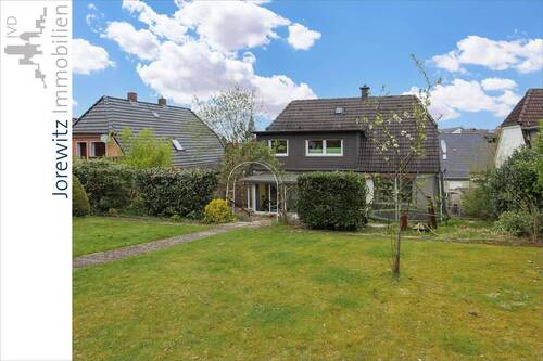 002 - Seitenansicht Garten - 5 Zimmer Einfamilienhaus zum Kaufen in Bielefeld