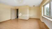 Wohnzimmer 2 - 4 Zimmer Etagenwohnung zum Kaufen in München