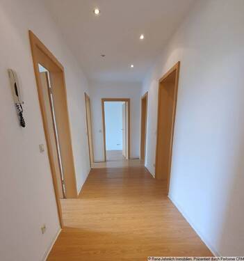 Flur - Schöne 3 Raum Wohnung - 407,00 EUR Kaltmiete, ca.  74,00 m² Wohnfläche