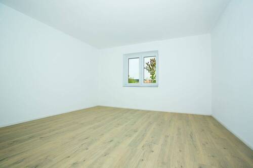 Schlafzimmer - 4 Zimmer Etagenwohnung zur Miete in Lenningen