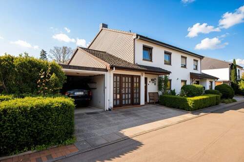 Front - 4 Zimmer Doppelhaushälfte in Weyhe