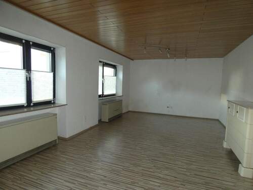 Wohnzimmer - Einfamilienhaus mit 141,80 m² in Hütschenhausen zum Kaufen