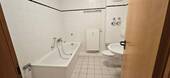 Badezimmer mit Wanne - 